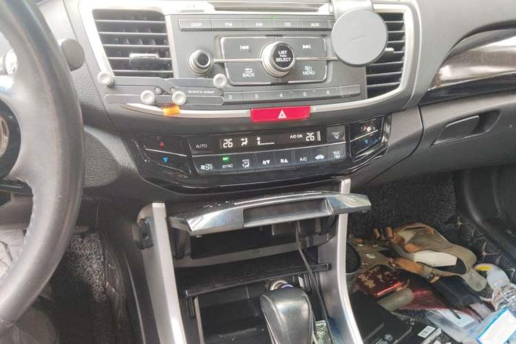 Used Honda Accord 2016 2.0L Elite Edition Audio And AC Panel