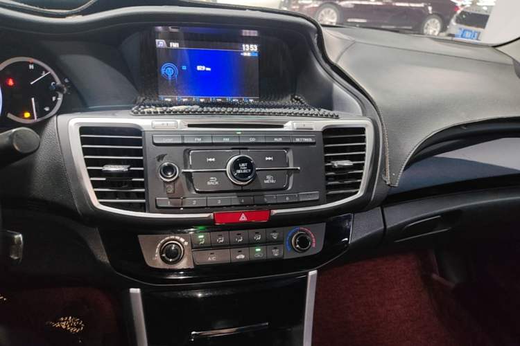 Used Honda Accord 2016 2.0L Comfort Edition Audio And AC Panel