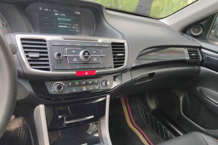 Used Honda Accord 2016 2.0L Comfort Edition Audio And AC Panel