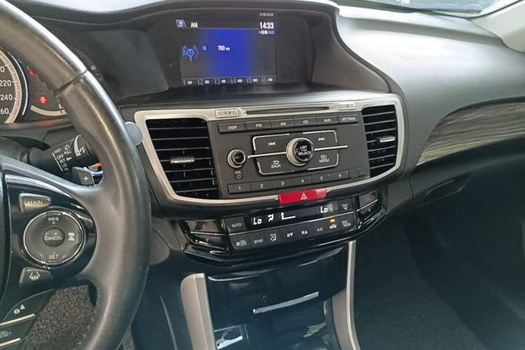 Used Honda Accord 2016 2.4L Zhi Rui Edition Audio And AC Panel