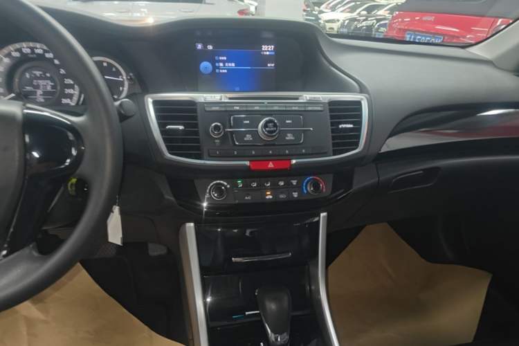 Used Honda Accord 2016 2.0L Comfort Edition Audio And AC Panel