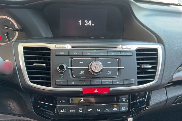 Used Honda Accord 2016 2.0L Elite Edition Audio And AC Panel