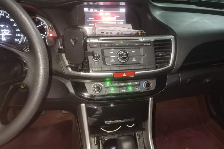 Used Honda Accord 2016 2.0L Comfort Edition Audio And AC Panel