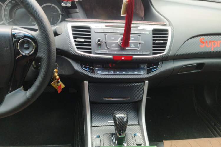 Used Honda Accord 2016 2.0L Elite Edition Audio And AC Panel