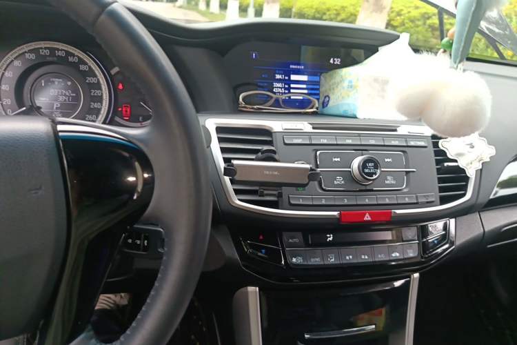 Used Honda Accord 2016 2.0L Elite Edition Audio And AC Panel