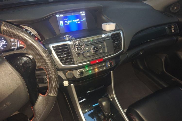 Used Honda Accord 2016 2.0L Comfort Edition Audio And AC Panel
