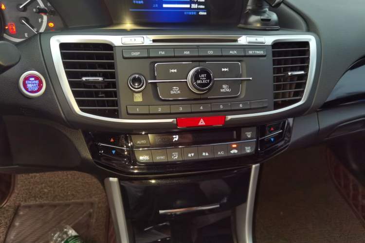 Used Honda Accord 2016 2.0L Elite Edition Audio And AC Panel