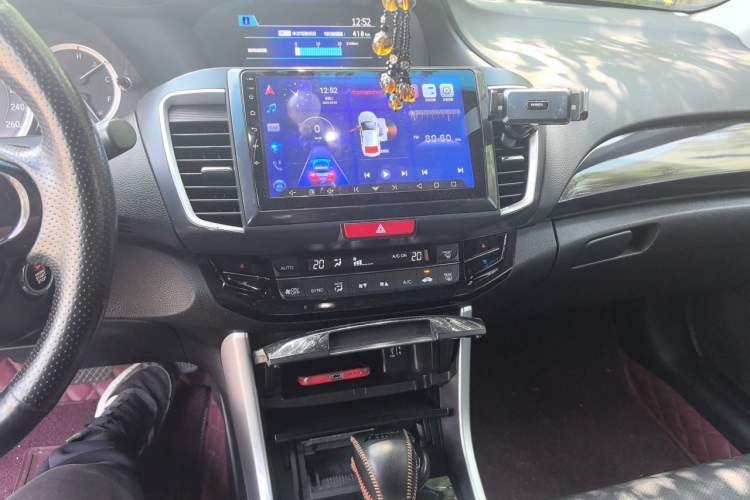 Used Honda Accord 2016 2.0L Elite Edition Audio And AC Panel