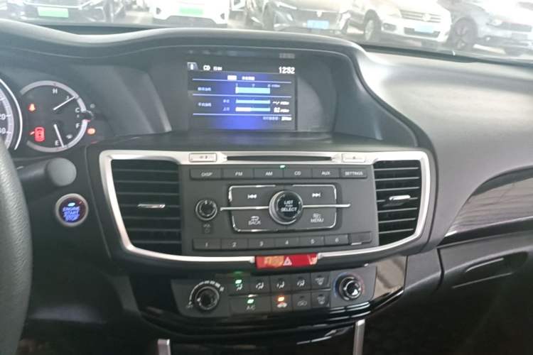 Used Honda Accord 2016 2.0L Comfort Edition Audio And AC Panel