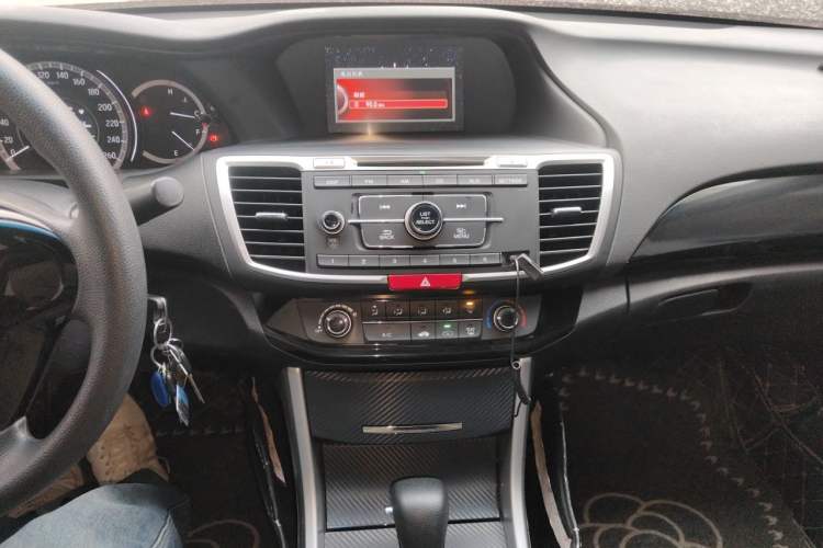 Used Honda Accord 2016 2.0L Comfort Edition Audio And AC Panel