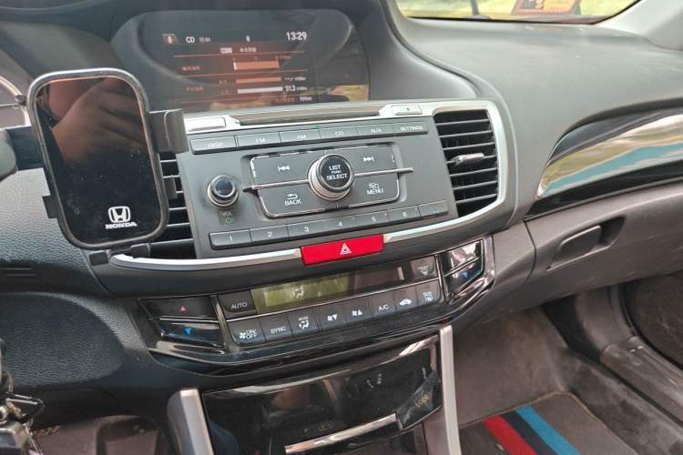 Used Honda Accord 2016 2.0L Elite Edition Audio And AC Panel