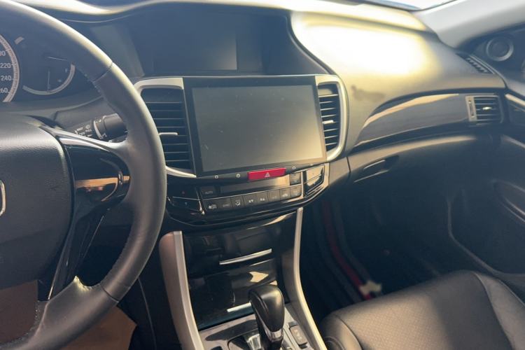 Used Honda Accord 2016 2.0L Elite Edition Audio And AC Panel