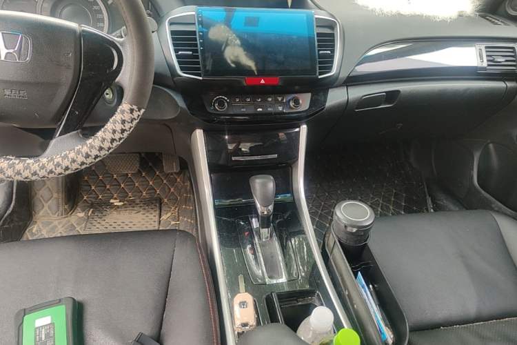 Used Honda Accord 2016 2.0L Comfort Edition Audio And AC Panel
