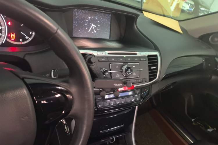 Used Honda Accord 2016 2.0L Elite Edition Audio And AC Panel