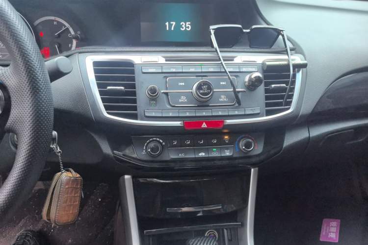 Used Honda Accord 2016 2.0L Comfort Edition Audio And AC Panel