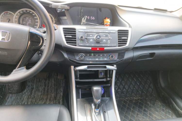 Used Honda Accord 2016 2.0L Comfort Edition Audio And AC Panel