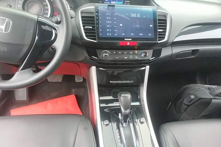 Used Honda Accord 2016 2.0L Comfort Edition Audio And AC Panel
