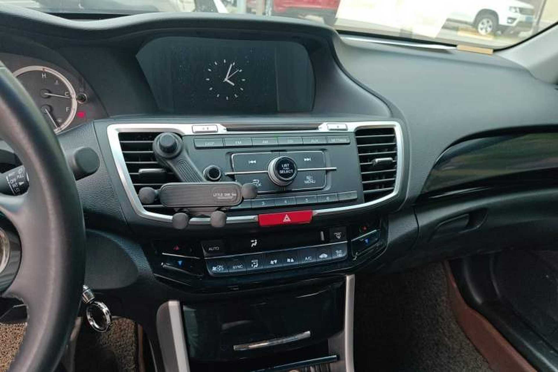 Used Honda Accord 2016 2.0L Elite Edition Audio And AC Panel
