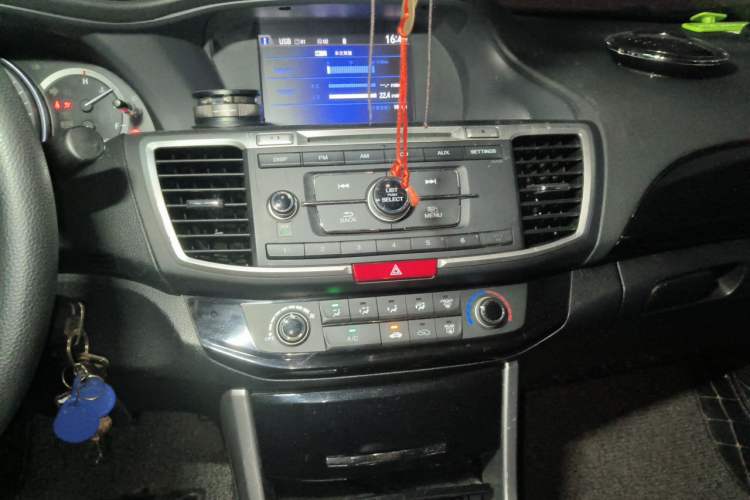 Used Honda Accord 2016 2.0L Comfort Edition Audio And AC Panel