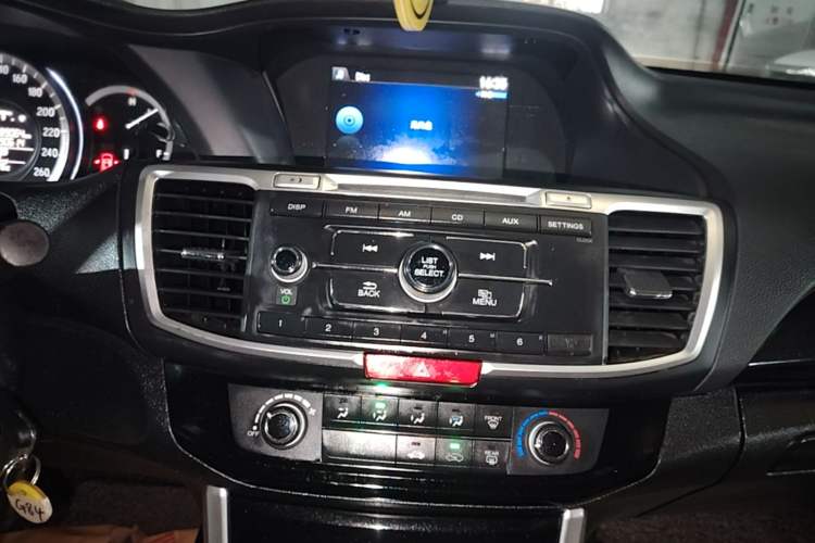 Used Honda Accord 2016 2.0L Comfort Edition Audio And AC Panel