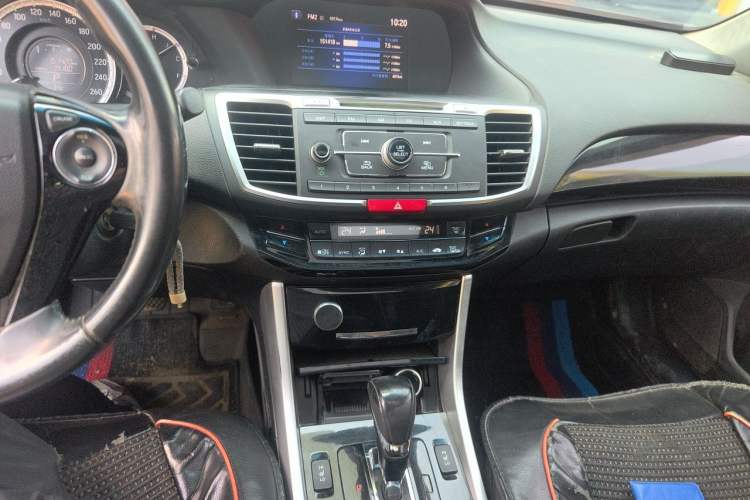Used Honda Accord 2016 2.0L Luxury Edition Audio And AC Panel