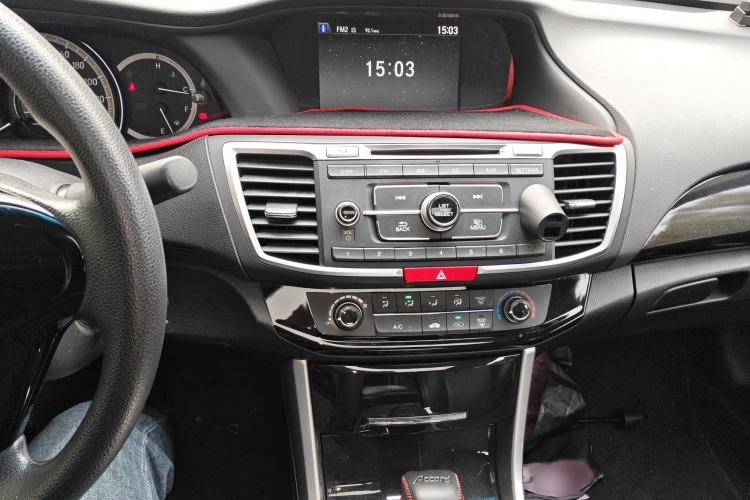 Used Honda Accord 2016 2.0L Comfort Edition Audio And AC Panel