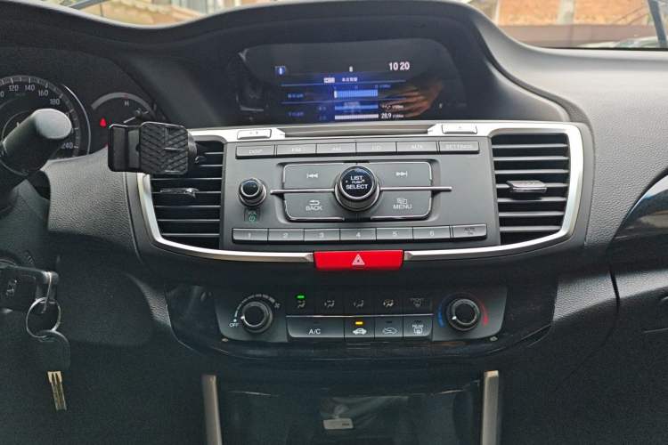 Used Honda Accord 2016 2.0L Comfort Edition Audio And AC Panel