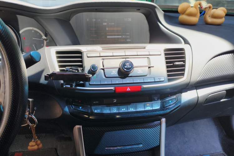 Used Honda Accord 2016 2.0L Elite Edition Audio And AC Panel