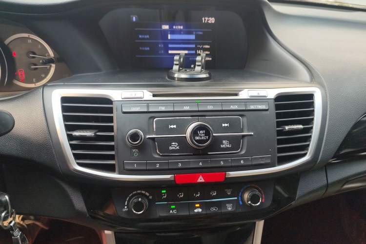 Used Honda Accord 2016 2.0L Comfort Edition Audio And AC Panel