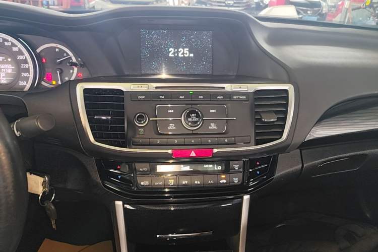 Used Honda Accord 2016 2.0L Elite Edition Audio And AC Panel