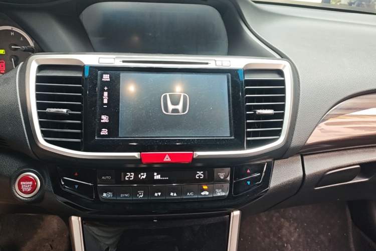 Used Honda Accord 2016 2.4L Luxury Edition Audio And AC Panel