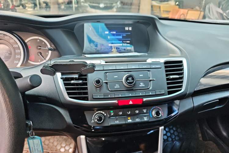 Used Honda Accord 2016 2.0L Comfort Edition Audio And AC Panel