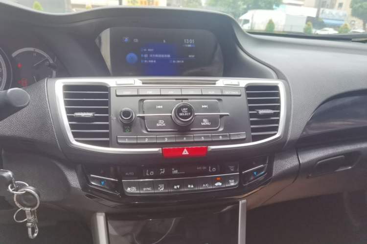 Used Honda Accord 2016 2.0L Elite Edition Audio And AC Panel