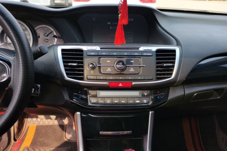 Used Honda Accord 2016 2.0L Elite Edition Audio And AC Panel
