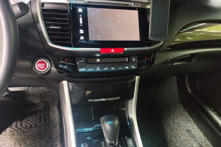 Used Honda Accord 2016 2.4L Luxury Edition Audio And AC Panel