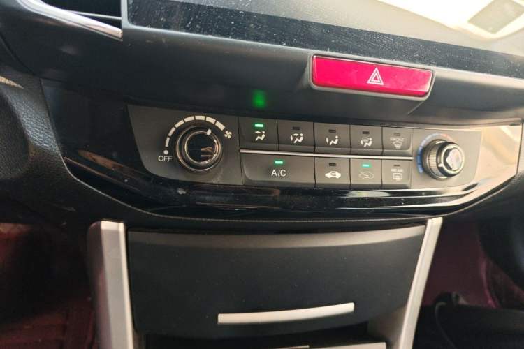 Used Honda Accord 2016 2.0L Comfort Edition Audio And AC Panel