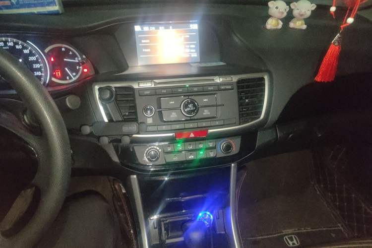 Used Honda Accord 2016 2.0L Comfort Edition Audio And AC Panel