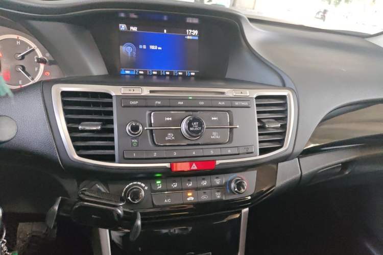 Used Honda Accord 2016 2.0L Comfort Edition Audio And AC Panel