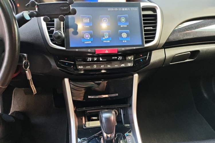 Used Honda Accord 2016 2.0L Elite Edition Audio And AC Panel