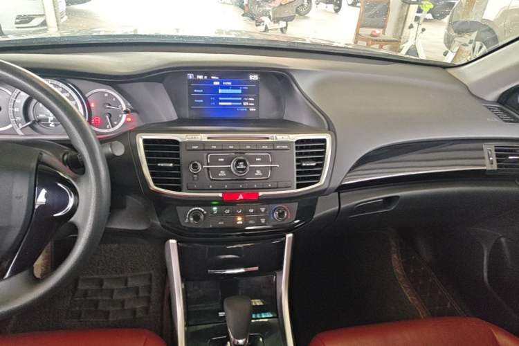 Used Honda Accord 2016 2.0L Comfort Edition Audio And AC Panel