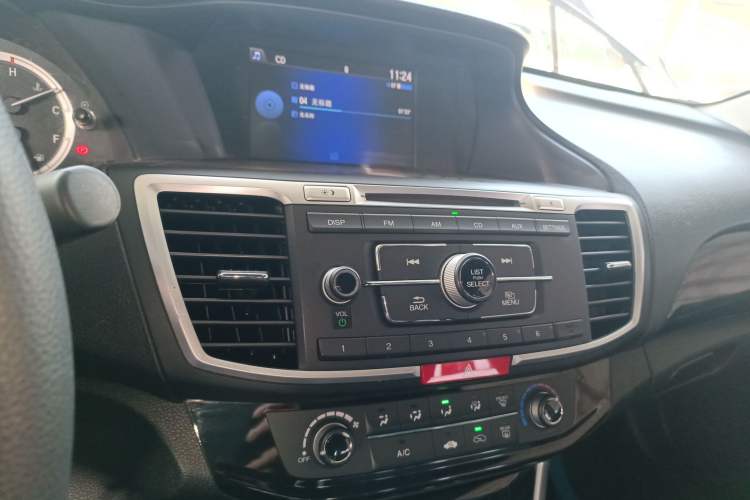 Used Honda Accord 2016 2.0L Comfort Edition Audio And AC Panel