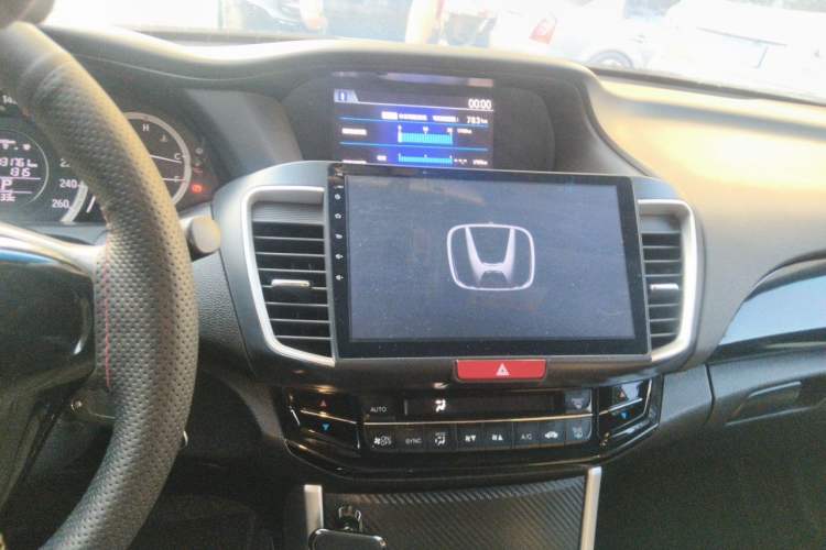 Used Honda Accord 2016 2.0L Elite Edition Audio And AC Panel