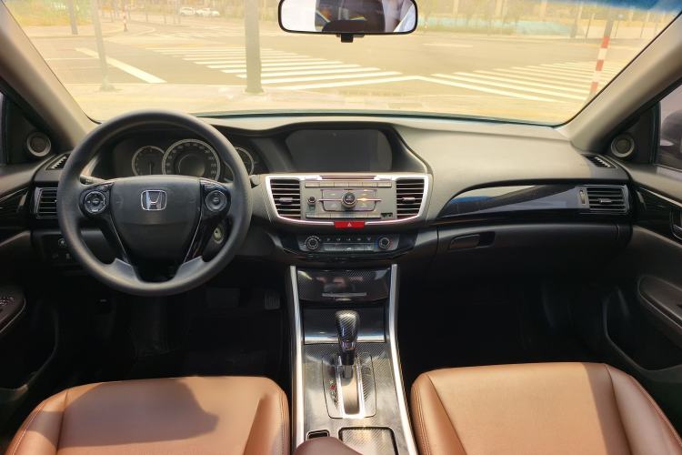 Used Honda Accord 2016 2.0L Comfort Edition Audio And AC Panel