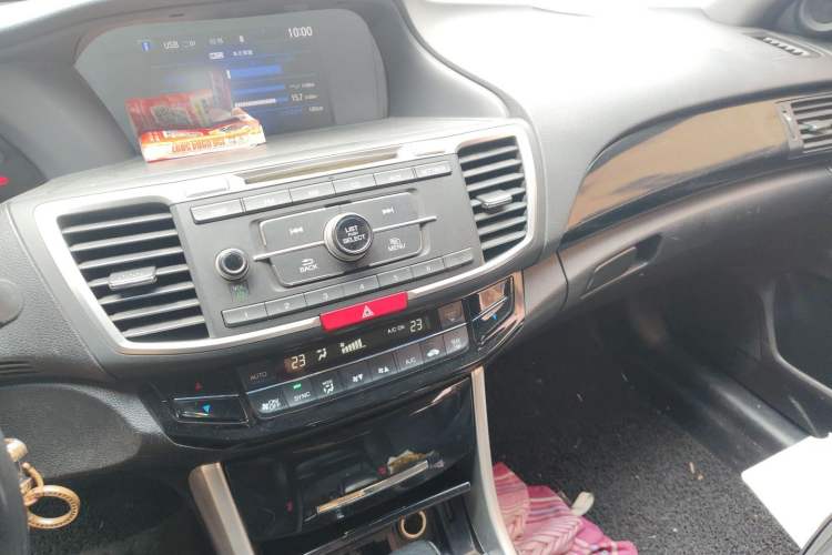 Used Honda Accord 2016 2.0L Elite Edition Audio And AC Panel