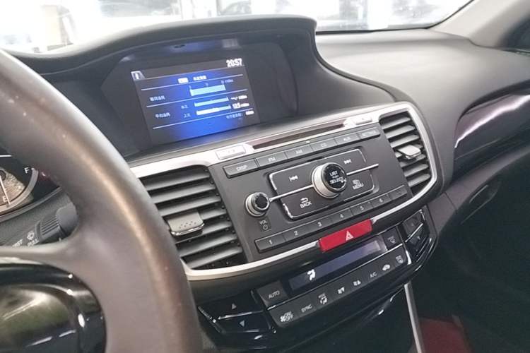 Used Honda Accord 2016 2.0L Elite Edition Audio And AC Panel
