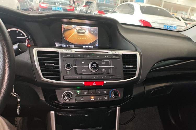 Used Honda Accord 2016 2.0L Comfort Edition Audio And AC Panel