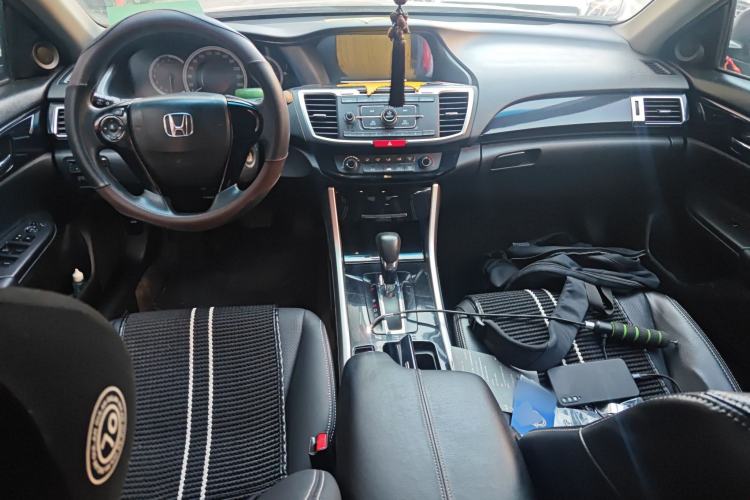 Used Honda Accord 2016 2.0L Comfort Edition Center Console