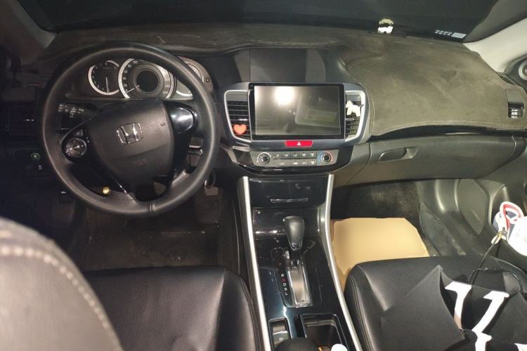 Used Honda Accord 2016 2.0L Comfort Edition Center Console