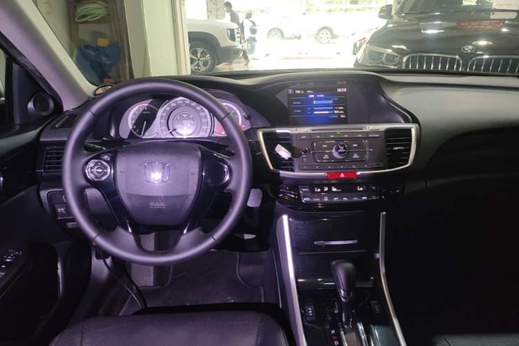 Used Honda Accord 2016 2.0L Elite Edition Center Console