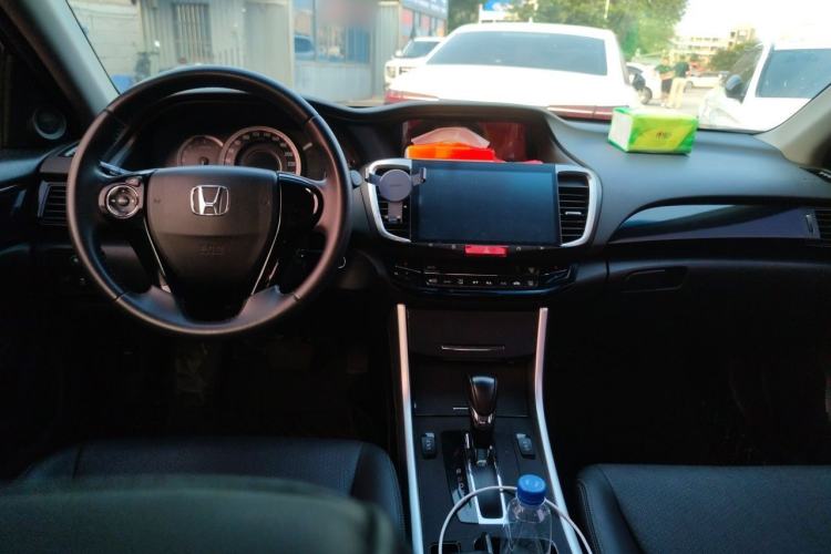 Used Honda Accord 2016 2.0L Elite Edition Center Console